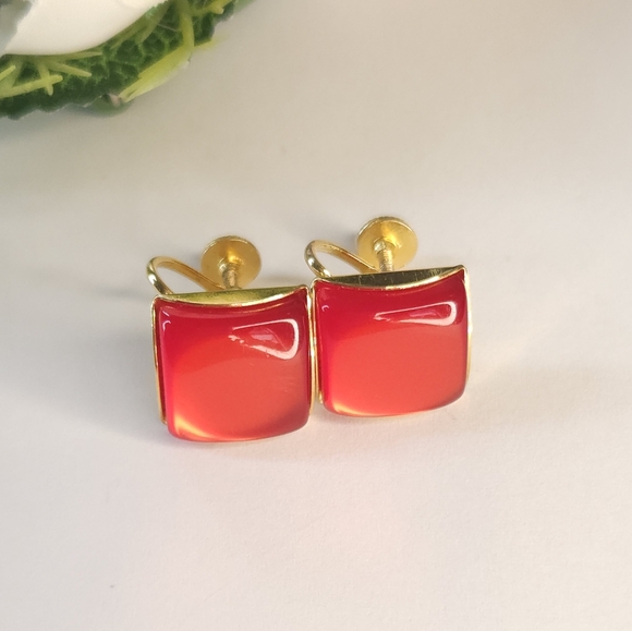 Vintage Gold Plated Red Lucite Moon Glow Screw Back Earrings - Picture 2 of 8